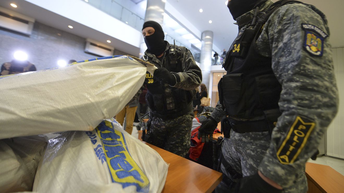 O grupare de români, responsabilă pentru dispariția a 12 milioane de dolari. În dosar apar nume din fotbal. "Avea calități excepționale, dar și niște probleme de caracter"