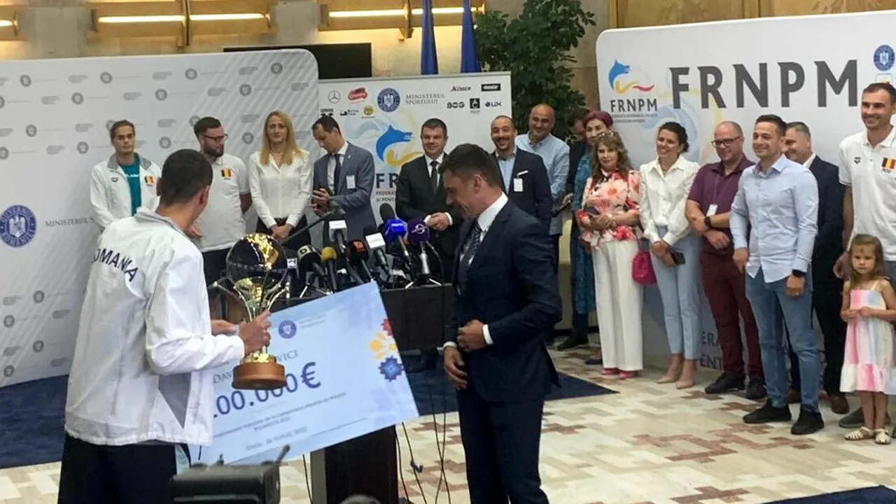 Gafă uriașă a ministrului Eduard Novak față de Robert Glință! Ministrul l-a ignorat total! Colegul lui David Popovici, discurs fabulos