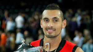 "Bad boy" Kyrgios punctează bine de tot pe teren, când nu își dă în petec. Primul trofeu pentru adolescentul rebel care spune "nu iubesc tenisul", amenință cu retragerea și a băgat în ședință mai-marii sportului alb