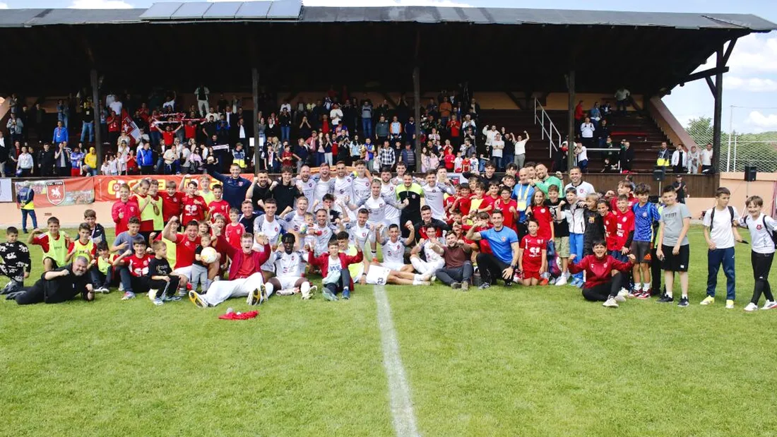 CSC Șelimbăr rămâne în Liga 2 și o trimite pe CS Dinamo în Liga 3. Eugen Beza consideră meritată soarta dublei: ”Sunt mândru!”