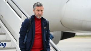 Meme Stoica face prăpăd după ce a trecut postul Paștelui. După ce i-a atacat pe Șucu și pe Șumudică, oficialul FCSB îl distruge și pe Cristi Balaj: „Are mintea tulburată”