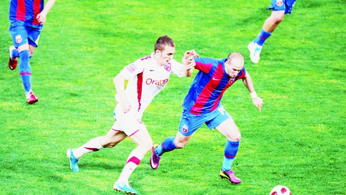 National Arena, o "casă" prea scumpă!** Ce medie imposibilă de fani trebuie să atingă Steaua, Dinamo sau Rapid pentru a evita pierderile