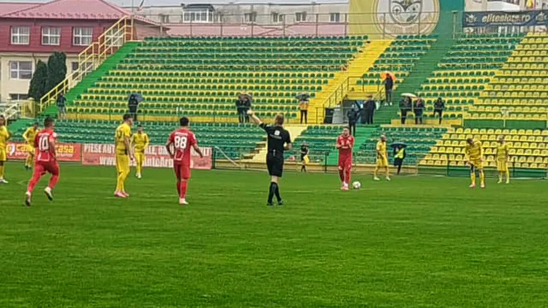 CS Tunari arată mai bine în meciurile cu echipele din SuperLiga decât în Liga 2. Eșec usturător contra CS Mioveni. Ștefan Odoroabă: ”Ne-am bătut singuri”