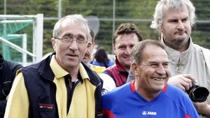 S-a aflat pensia pe care Valentin Ceauşescu o ia de la statul român, după ce a fost inginer chimist și a ajuns cercetător senior gradul 2 la Institutul de Fizică și Inginerie Nucleară „Horia Hulubei”