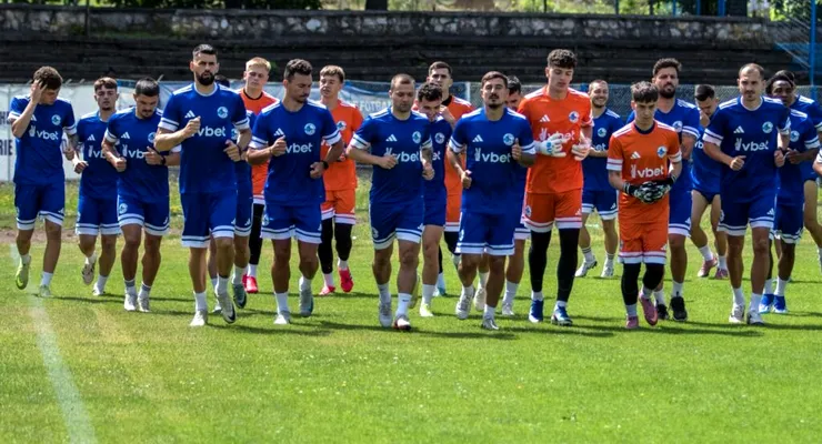 Două noutăți în lotul Corvinului, în ziua reunirii. Un portar care i-a fost adversar în play-off-ul Ligii 2, adus sub comanda lui Florin Maxim