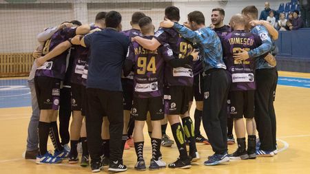 Poli Timișoara a mers în zece jucători la turneul de la Sfântu Gheorghe! Un handbalist alb-violet are coronavirus a doua oară