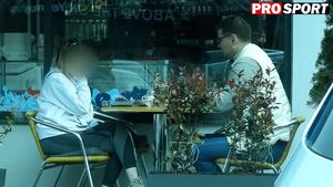 Toni Iuruc, întâlnire cu o blondă la un restaurant din București! Cum s-a comportat soțul milionar al Simonei Halep | EXCLUSIV