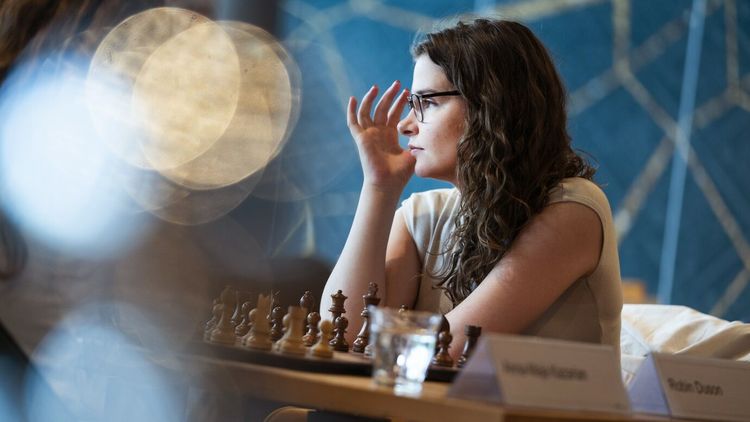 „Mi-a fost scârbă și rușine”. Campioana din Ucraina a răbufnit după ce a aflat că șahiștii din Rusia pot juca din nou sub steagul lor