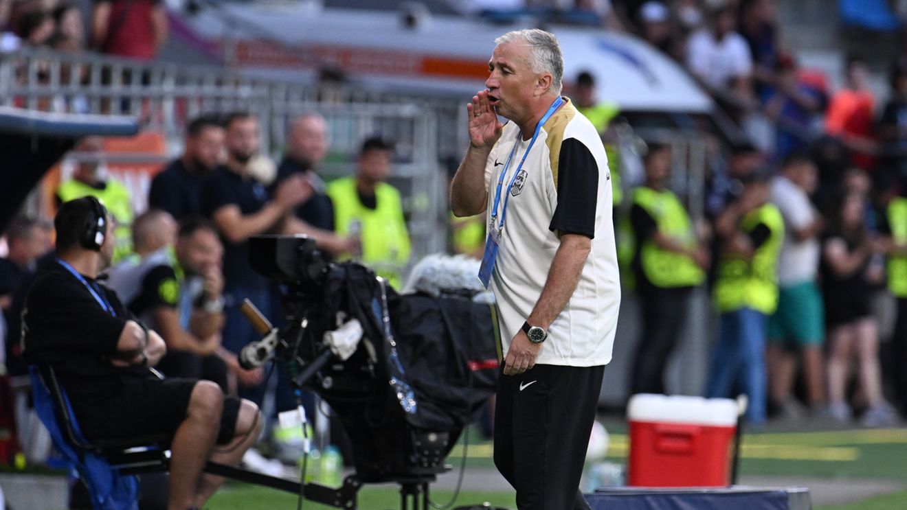 Dan Petrescu a avut nevoie de intervenția doctorului. S-a simțit rău după FCSB – CFR Cluj 2-1: „Are probleme”