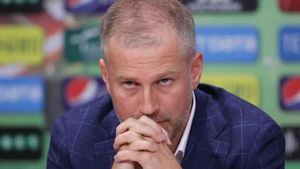 Ionel Ganea îi face praf pe jucătorii echipei naționale! Ce l-a deranjat după debutul lui Edi Iordănescu pe banca tehnică a României:  „Și dacă aducem femeia de serviciu să antreneze...” + Care e soluția ca naționala să-și revină: „Să avem curaj să facem asta!”