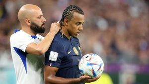 Didier Deschamps își face praf un jucător după Franța - Polonia. „Nu poți juca fotbal cu ochelari de soare, cu ceasuri sau inele! A avut noroc că nu eram în preajma lui!”