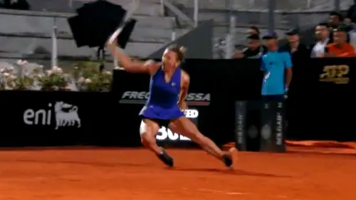 Durerea și-a spus cuvântul: primul lucru făcut de Simona Halep după meciul pierdut la Roma cu Danielle Collins! VIDEO