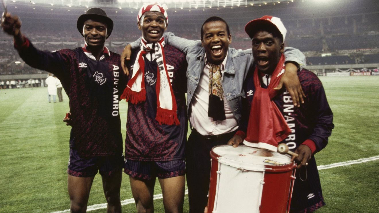 Îl mai recunoști? A câștigat Liga Campionilor cu Ajax și a fost vârful lui Arsenal, e campion olimpic, iar acum a devenit patronul unei televiziuni de sport | FOTO 