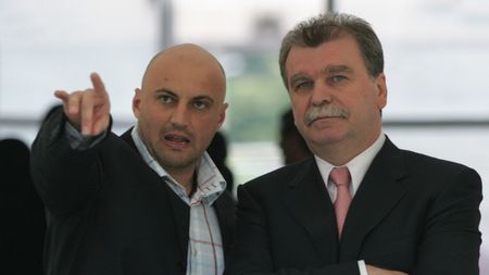 EXCLUSIV | Fost om de fotbal, dat în urmărire internațională, vizită-fulger acasă la un antrenor: "Acum trei săptămâni m-am trezit cu el aici"