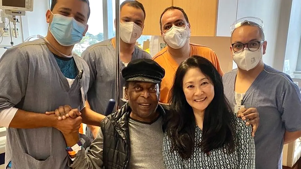 Pele a fost externat din spital după o operație dificilă la colon! Va urma mai multe sesiuni de chimioterapie