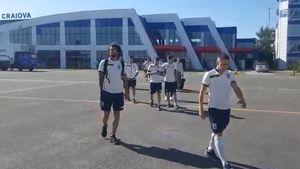 Oltenii au părut resemnați la plecarea spre Atena. Papură: "Trebuie să ne evaluăm șansele și să ne gândim și la meciul cu Botoșani". Cârțu a vorbit mai mult de calificarea CFR-ului