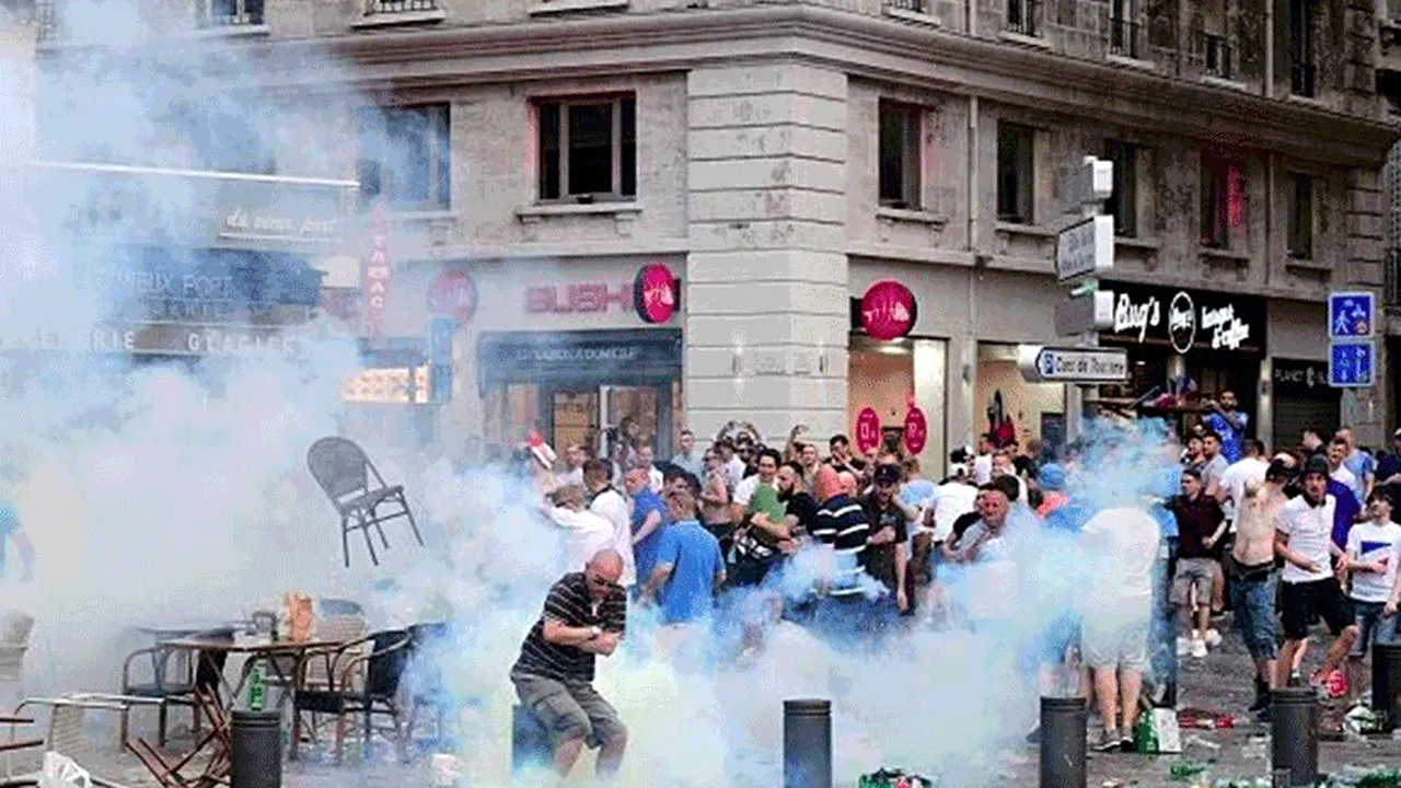 Scene de comedie la EURO. Franța a expulzat un huligan rus de două ori în aceeași săptămână. Cum a fost posibil