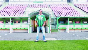 "Trăiesc un vis, dar mi-e dor de Steaua!"** SUPER INTERVIU Ce l-a șocat pe Bănel în Franța și cum s-a adaptat la Saint-Etienne