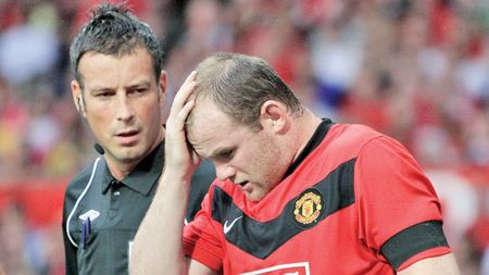 Wayne Rooney nu va evolua** în partida cu Ajax Amsterdam din cauza unei probleme grave în gât