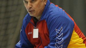 Tadici: "Mut și eu cantonamentul!"