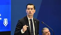 Marele dușman al lui Răzvan Burleanu și-a depus candidatura la șefia FRF! Motivul pentru nu poate ocupa această funcție