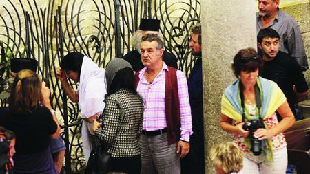 Becali, viață de artist:** ziua vesel, noaptea trist! "Rapid ne dă 100!"