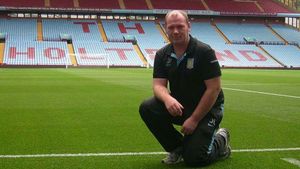 PSG, "transfer" mai puțin obișnuit: și-a luat cel mai tare grădinar din Premier League