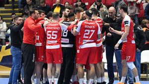 Dinamo, la un pas de o calificare istorică în sferturile Ligii Campionilor: „Fără ei nu trecem, nu avem nicio șansă!”. „Dulăii” și-au ales adversara din dubla anului, iar portarul României a recunoscut: „Așa se aude în vestiar, dar în zi bună ne batem cu oricine”. EXCLUSIV