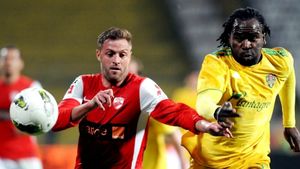 Mike Temwanjera, fotbalistul despre care Adrian Porumboiu spunea că „e mai bătrân decât Gabi Balint”, i-a provocat hohote de râs lui Elias Charalambous: „Mereu îl întrebam ce vârstă are, era amuzant. Nu știu câți ani avea”