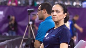 SPECIAL | Laura Niculae și evadarea în Grecia: "E o poveste că grecii nu muncesc. Dar nu mă voi acomoda niciodată cu ritmul lor". Sămânța de dragoste transformată în carieră: "Criza a tăiat salariile la 50%. 30%. Oamenii și-au schimbat modul de viață"