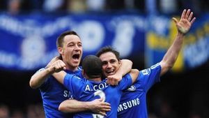 Abramovich continuă revoluția!** Două simboluri îi spun "ADIO" lui Chelsea. Vestiarul s-a răsculat: "De ce să îl oferim pe tavă rivalilor"