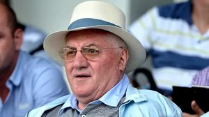 Nu miră pe nimeni. Mitică Dragomir, reacție categorică despre reținerea lui Călin Georgescu pe stradă: „Străinii cred că suntem sălbatici”