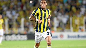 Caz incredibil! Un fost fotbalist de la PSG a făcut plângere penală după ce a fost păcălit cu 4,5 milioane de euro: "Mi-a zis că aici este Turcia și nu pot face nimic"