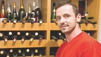 Marius Urzică are o colecție inedită de băuturi! Fostul gimnast a adunat peste 300 de sticle din toate colțurile lumii