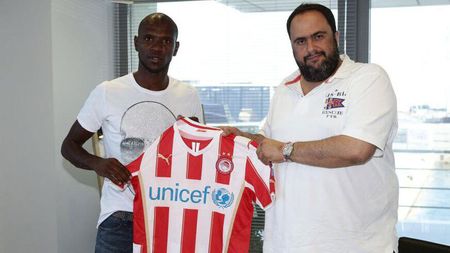 Abidal a semnat cu Olympiakos Pireu