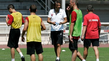 Șefii lui Dinamo către Bonetti:** "Gata cu catenaccio!"