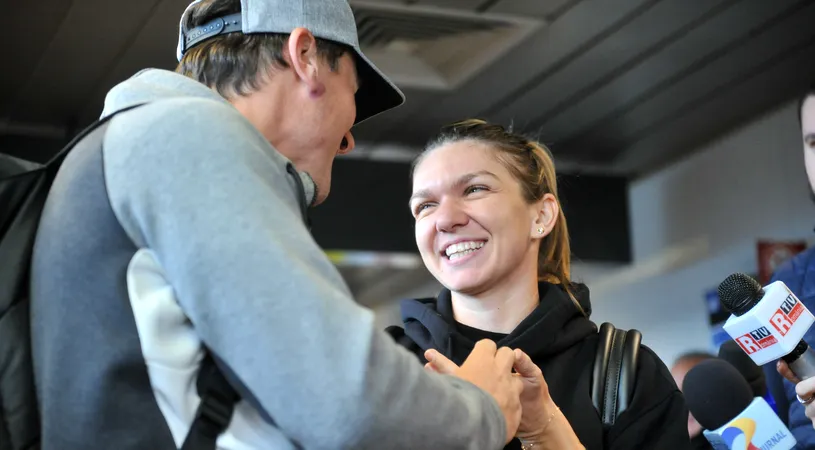 GALERIE FOTO | Simona Halep și zâmbetele smulse la revenirea în România. Un singur om a făcut-o să se destindă pe aeroport