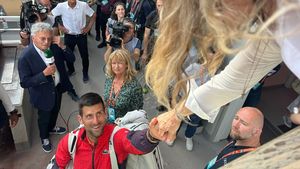 Novak Djokovic a fost felicitat pentru calificarea în finala de la Roland Garros de cea mai cunoscută româncă din lume. „M-a întrebat în limba română, ce fac și dacă sunt bine” | VIDEO