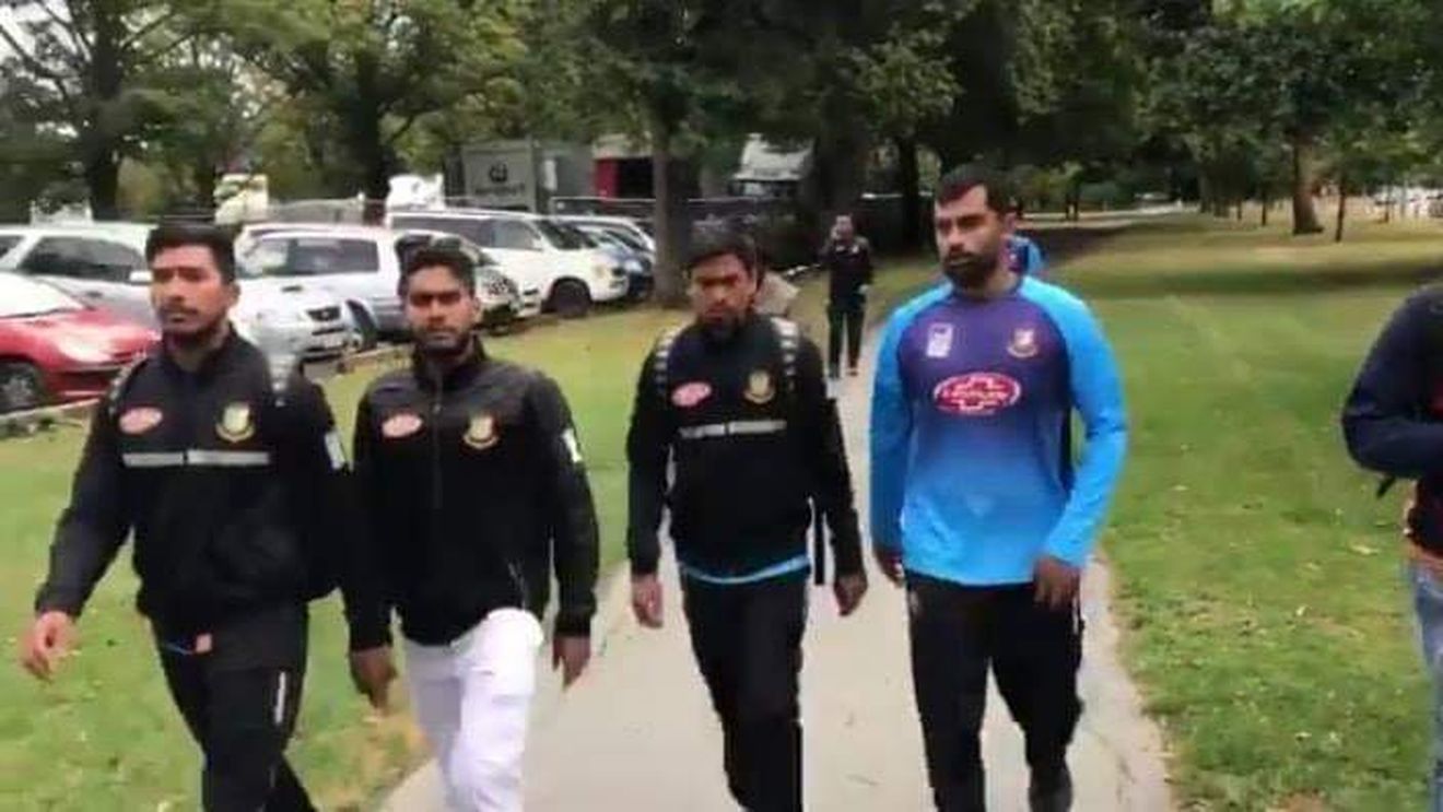 FOTO | O echipă a evitat în ultimul moment tragedia din Christchurch! Primele declarații de la atacul armat și unde s-au ascuns jucătorii