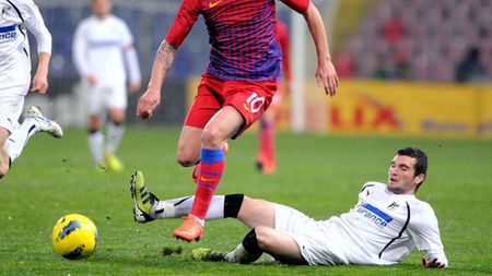 "Fratele" Olăroiu pune umărul la transferul lui Tănase!** Becali a crezut că e glumă: ce mutare NEBUNĂ‚ e gata să facă antrenorul lui Al Ain