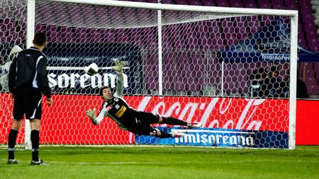 EXCLUSIV Rapid, la un pas de a-i aduce dublură de valoare lui Coman:** "Suntem în discuții avansate cu Taborda"