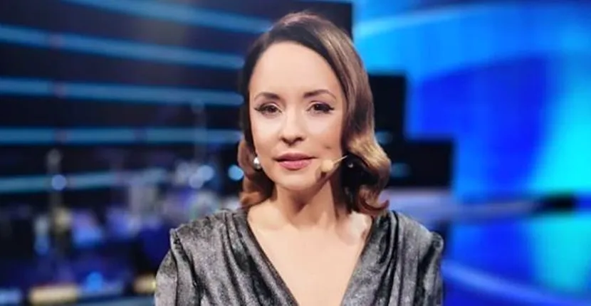 De ce poartă Andreea Marin același costum de baie din 2016