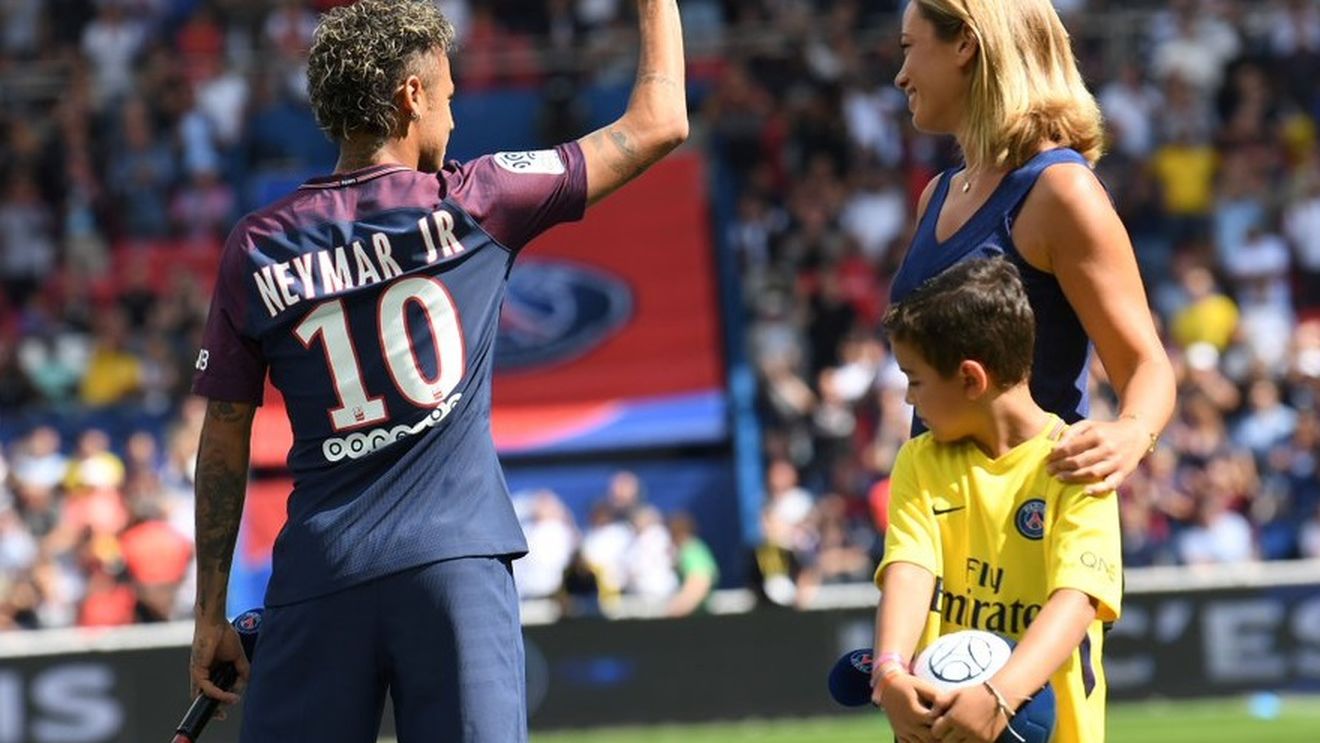 "A vrut să-i arate RESPECT lui Messi!" Tatăl lui Neymar a dezvăluit adevăratul motiv pentru care brazilianul a plecat de la Barcelona
