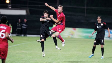 Martinovic, tras pe dreapta!