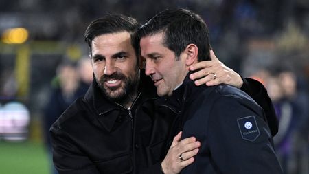 Chivu a pus mâna pe telefon și l-a sunat pe Fabregas: „Confruntare directă, de la egal la egal”