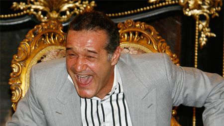 Becali, așa cum nu l-ai mai văzut. **S-a tatuat și are un mesaj "de dragoste" special