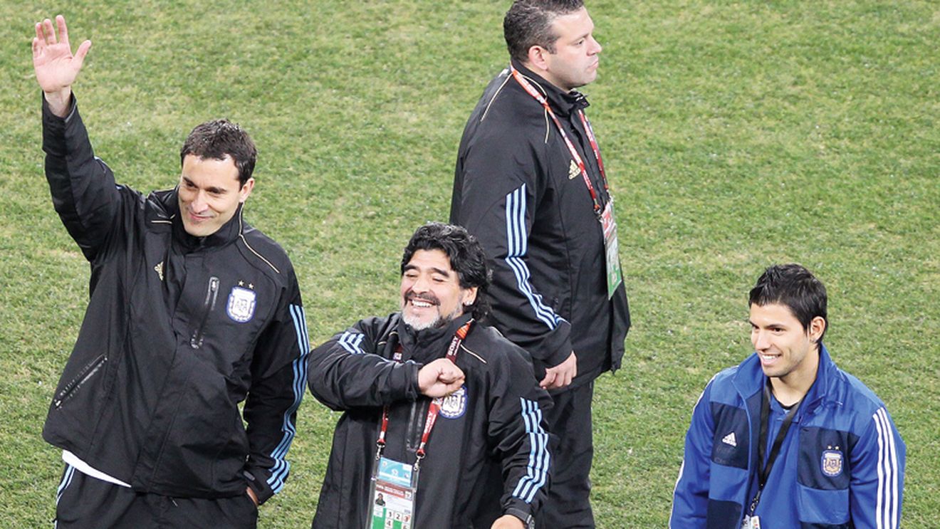 Papelitos și Maradona. Spectacol