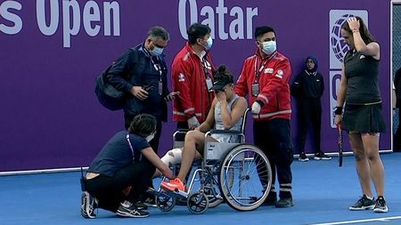 Jaqueline Cristian, accidentare groaznică la Doha! Jucătoarea din România a urlat de durere și a ieșit de pe teren în scaun cu rotile