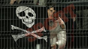 Niculae: "Mi-era dor de tribuna rapidistă! Rezultatul e echitabil!"