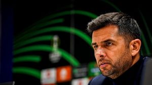 Adrian Mititelu a dezvăluit adevăratul motiv pentru care l-a dat afară pe Nicolae Dică de la FC U Craiova: „Așa mi-a dictat!” | VIDEO EXCLUSIV ProSport Live